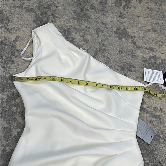 NWT Xscape One Shoulder Ruffle Scuba Crepe Gown White Wedding Sz 4 - Picture 8 of 14